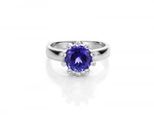 Witgouden 18 karaat ring met blauwe tanzaniet en diamanten something blue cober