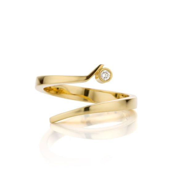 geelgouden design ring met diamant