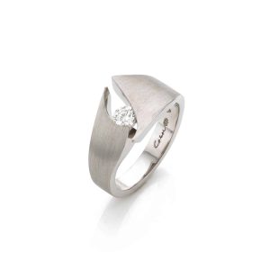 Design ring with Diamond