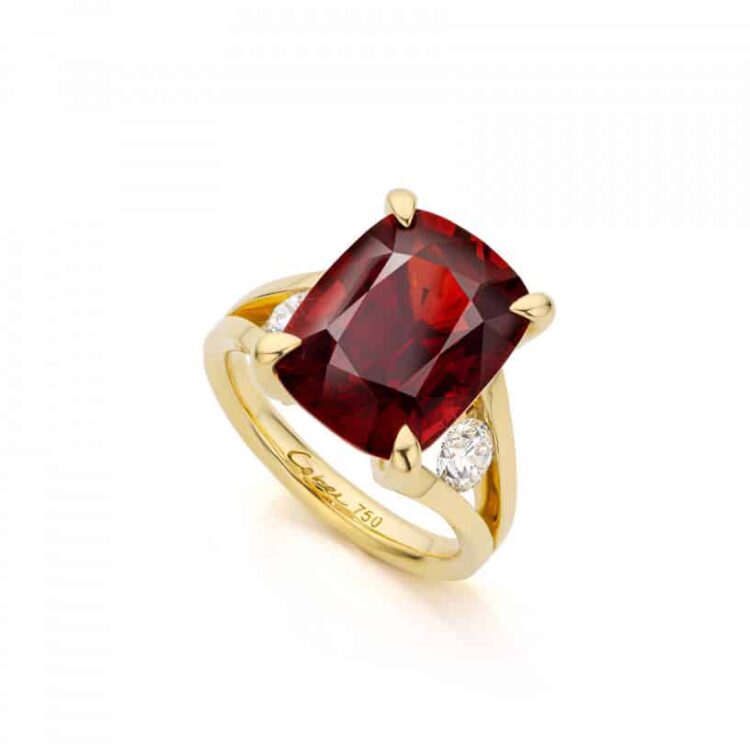 18K ring met prachtige rode Spinel