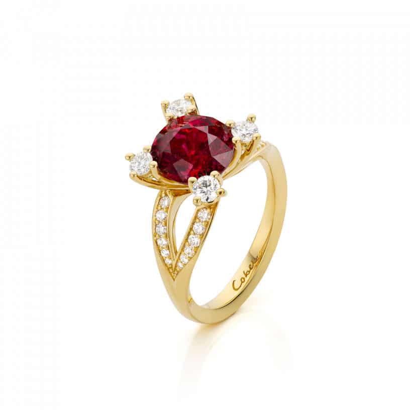 Yellow gold ring with Spinel and Diamonds