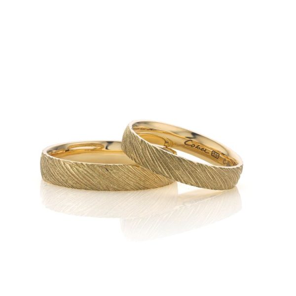 Wedding rings diagonal Fine Lines