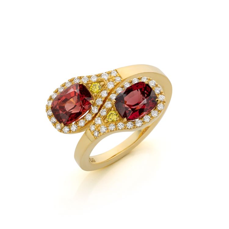 Ring met diamant en Spinel Medusa