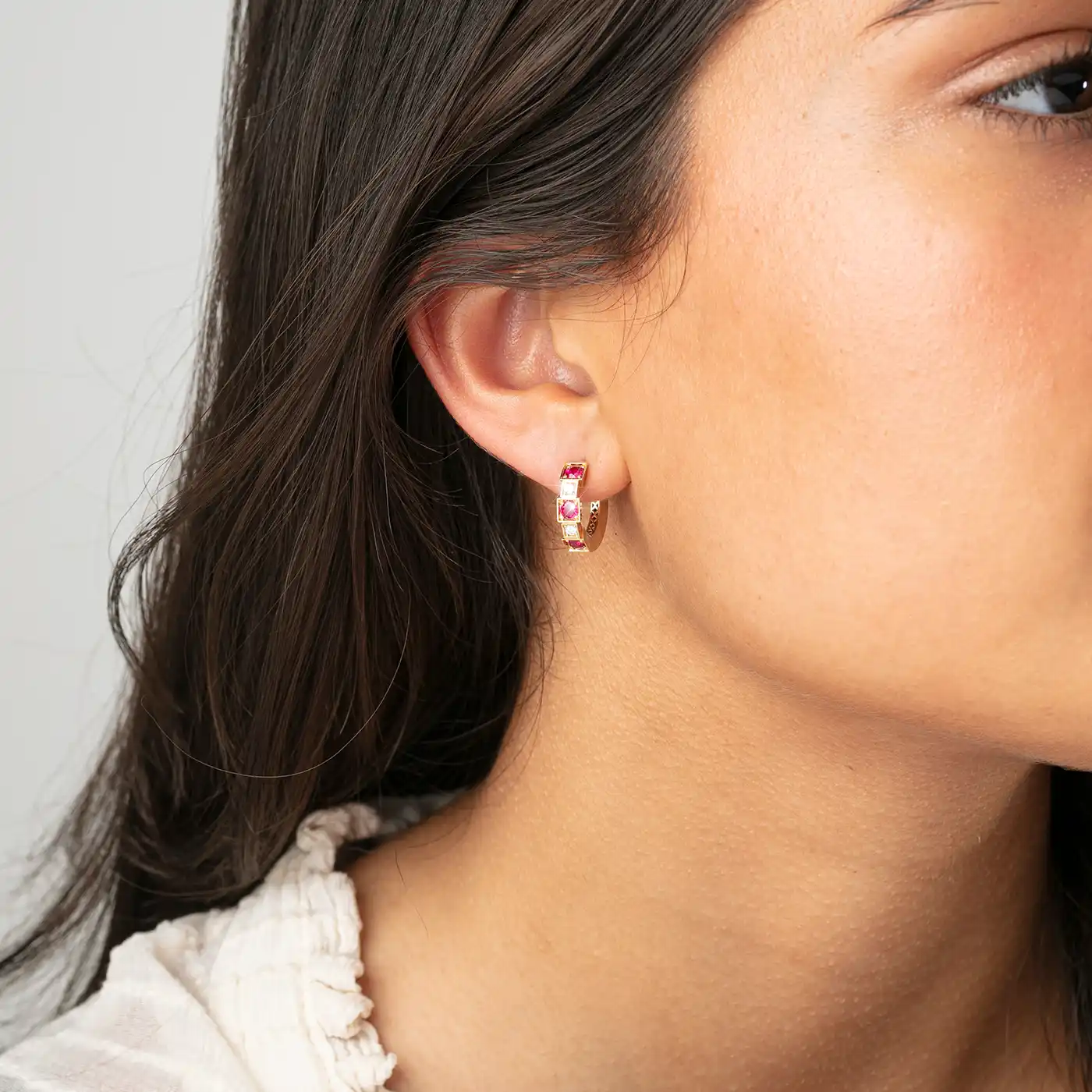 Oorbellen met Diamant en Robijnen - Afbeelding 3