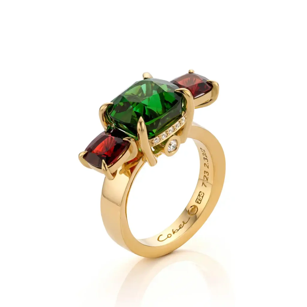 Geelgouden ring “Flying Spinel”